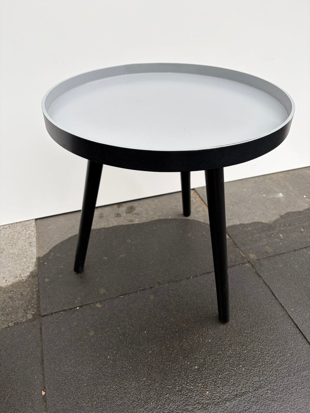 Bijzettafeltje zwart/grijs, rond, Minder dan 55 cm, Gebruikt, Rond, Hout