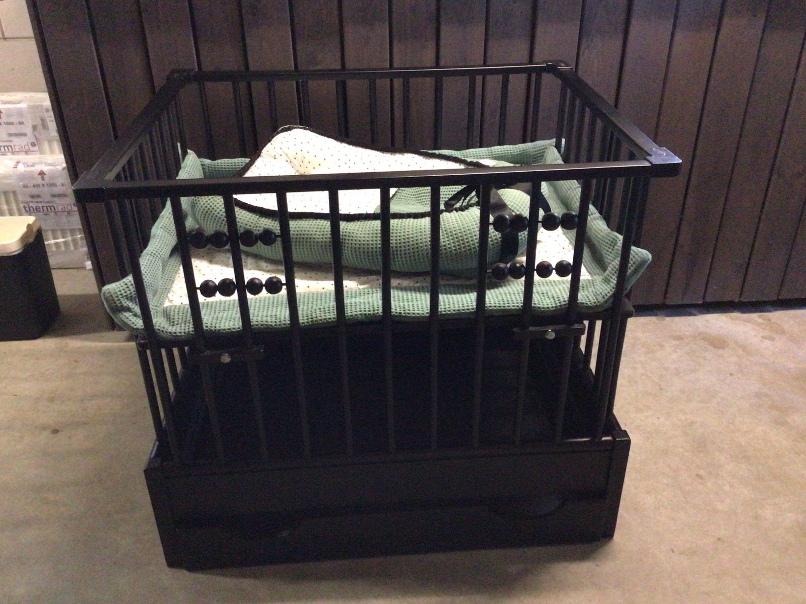 Te koop box met boxkleed en babynestje, Kinderen en Baby's, Boxen, Ophalen of Verzenden, Gebruikt, Vierkant, In hoogte verstelbaar