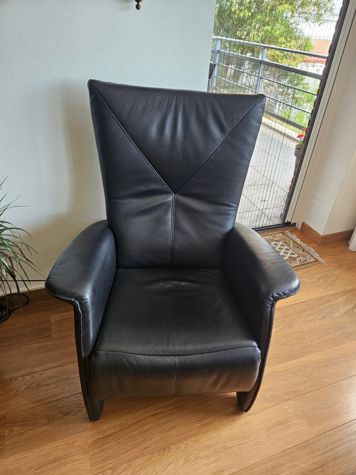 zwarte relaxstoel, Ophalen, Gebruikt, 50 tot 75 cm