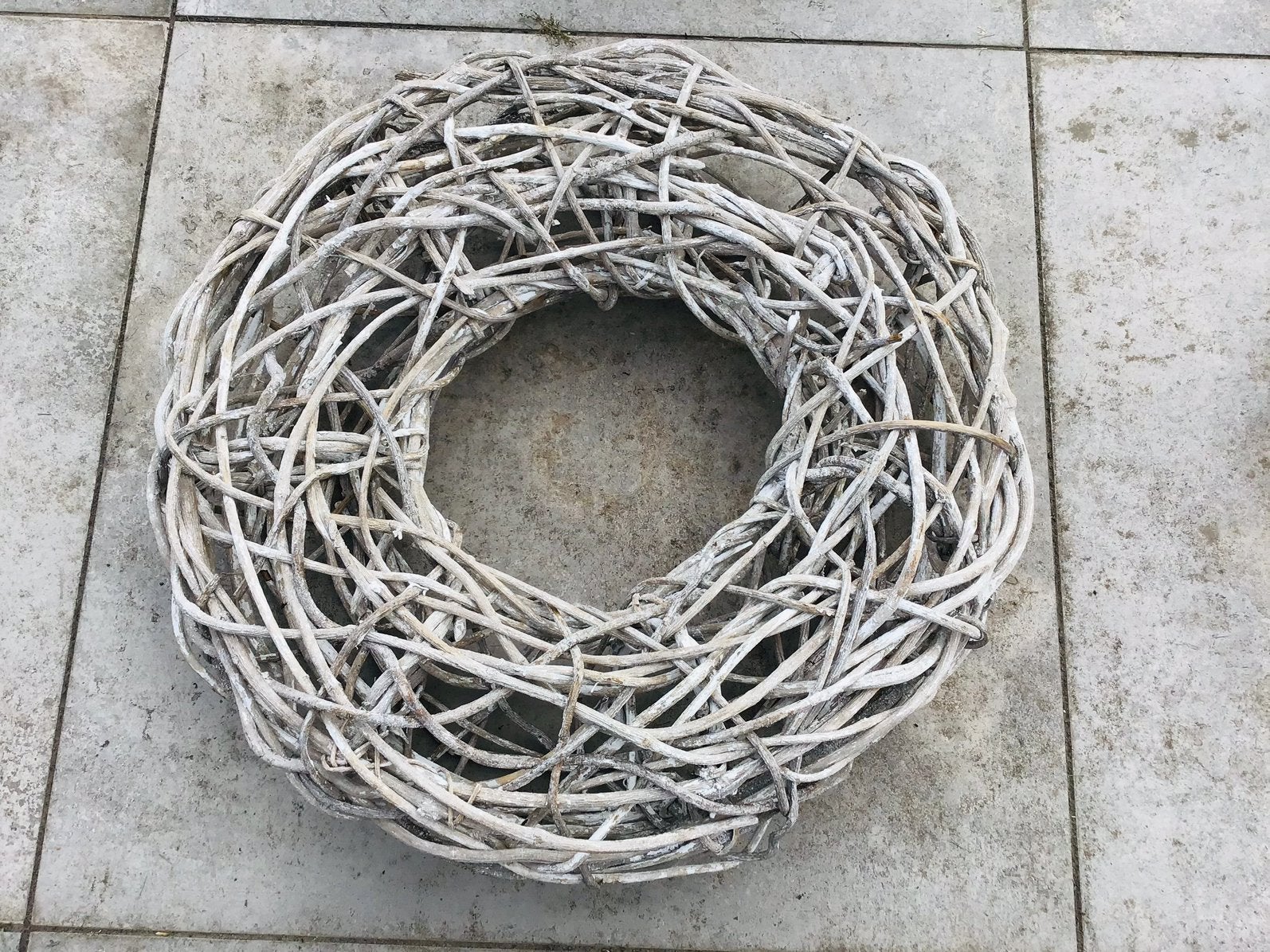 Mooie gevlochten krans, bloemschikken diameter 64cm x h20cm, Ophalen of Verzenden, Zo goed als nieuw