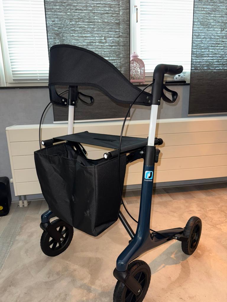 Lichtgewicht carbon rollator 5 kg nooit gebruikt, Diversen, Ophalen of Verzenden, Opvouwbaar, Nieuw