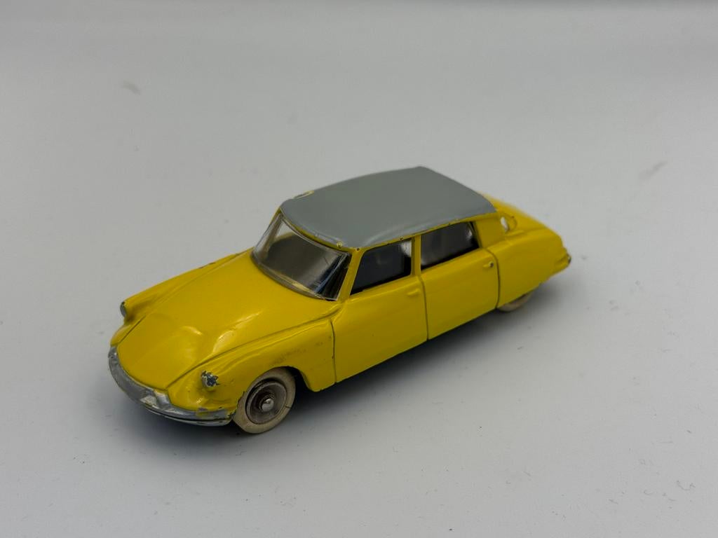 Dinky Toys Citroen DS geel made in France, Hobby en Vrije tijd, Modelauto's | 1:43, Ophalen of Verzenden, Zo goed als nieuw, Auto