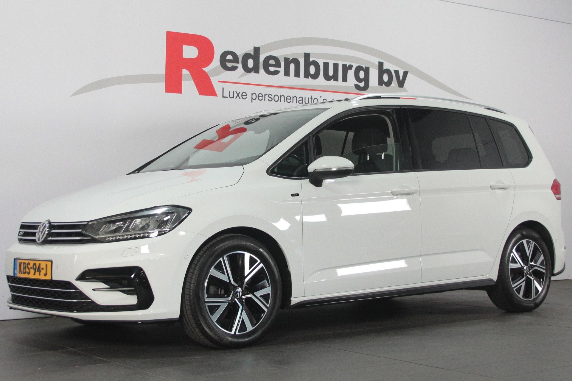 Volkswagen Touran 1.4 TSI R-Line 7p - Automaat - Pano / Navi, Gebruikt, Euro 6, 4 cilinders, 150 pk