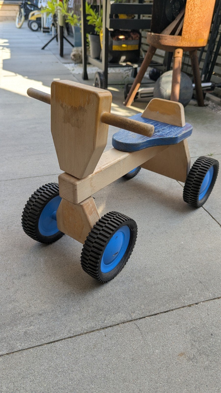 Houten loopfietsje voor kinderen - Blauw zadel, Kinderen en Baby's, Ophalen, Gebruikt