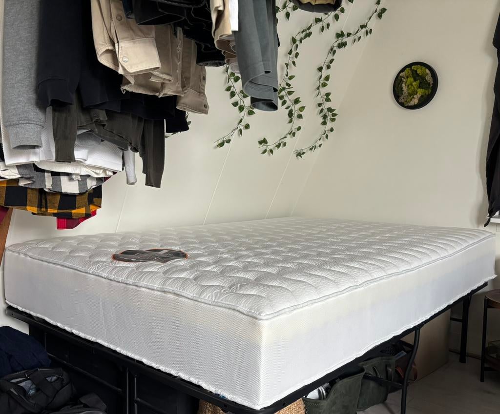 Royal Health Foam matras 140x200 ZGAN (Nieuwprijs €1859,-), Ophalen, 140 cm, Matras, 200 cm