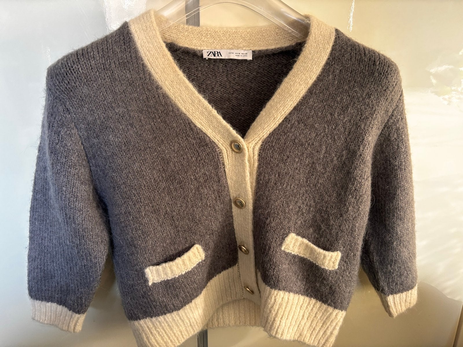 Zara gebreid vest in grijs en beige, maat M, Ophalen of Verzenden, Zo goed als nieuw, Maat 38/40 (M), Grijs