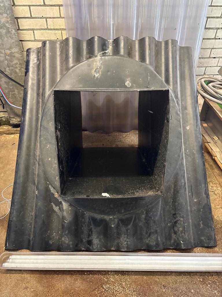 Dakdoorlaat voor ventilatie of afzuiging, Ophalen, Gebruikt, Ventilator en Afzuiger