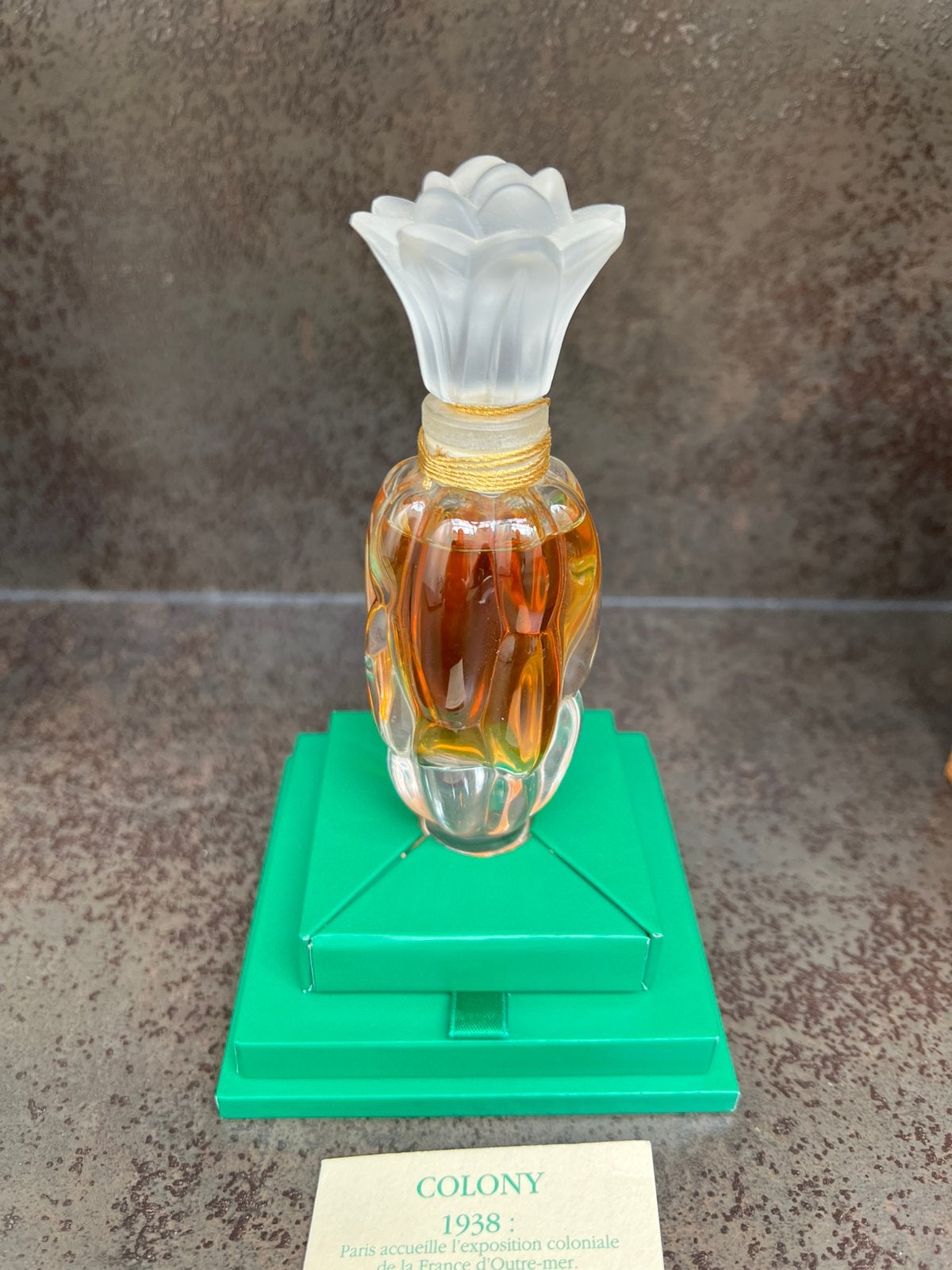 Jean Patou Colony zeldzaam parfum zie foto’s!!, Ophalen, Zo goed als nieuw, Parfumfles