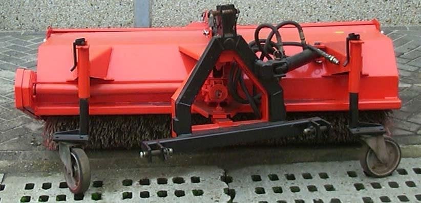 Veegborstel werkbreedte 1m80 bevestiging aan traktor vooraan, Ophalen, Gebruikt