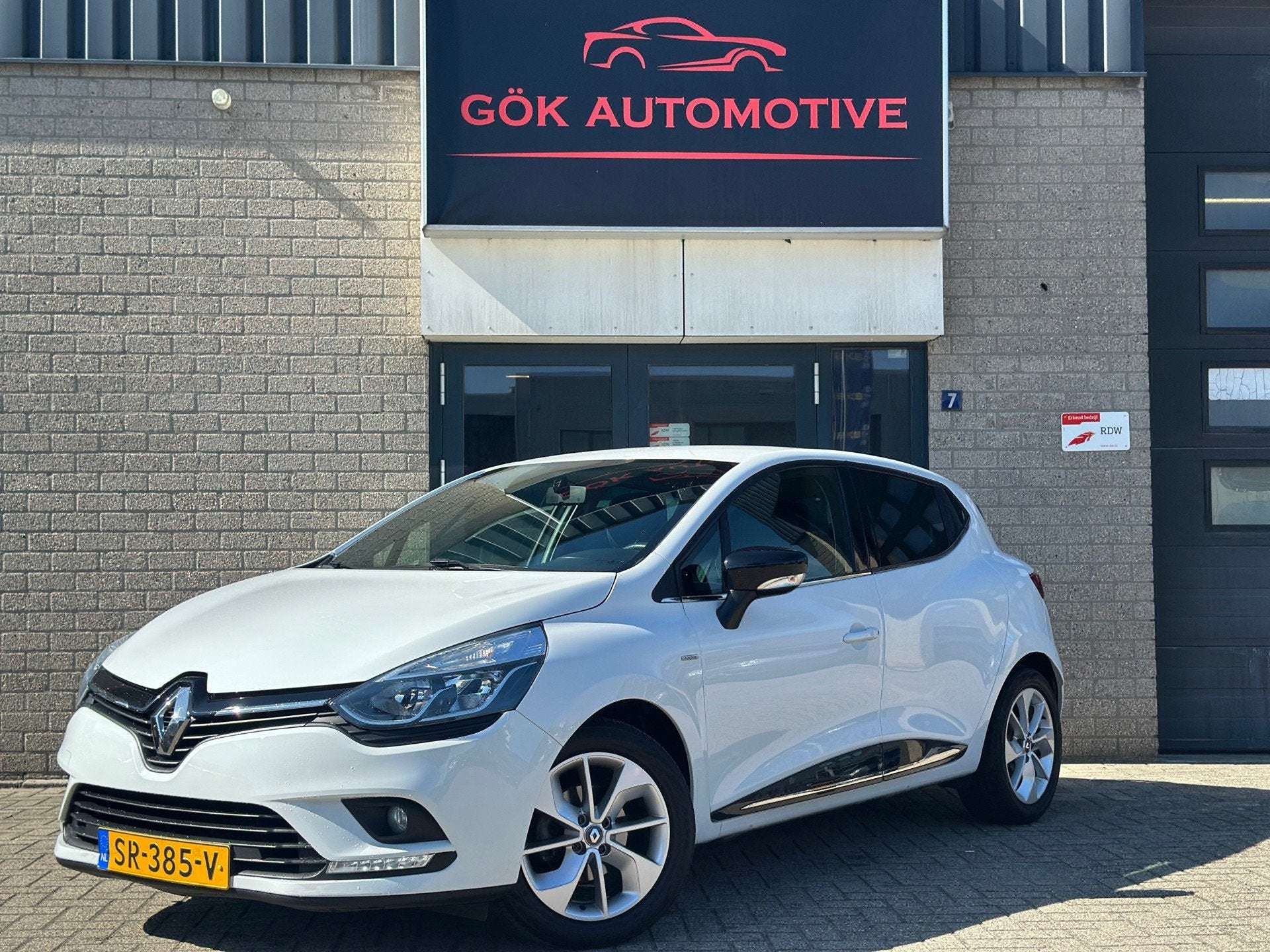 Renault Clio 0.9 TCe Limited / NAP / PDC / Navi / Airco / LM, Auto's, Voorwielaandrijving, Stof, Gebruikt, Origineel Nederlands