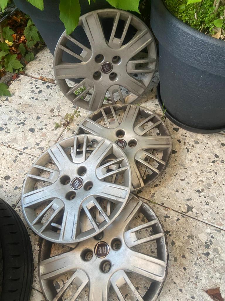 Wieldoppen fiat setje, Auto diversen, Wieldoppen, Ophalen, Gebruikt