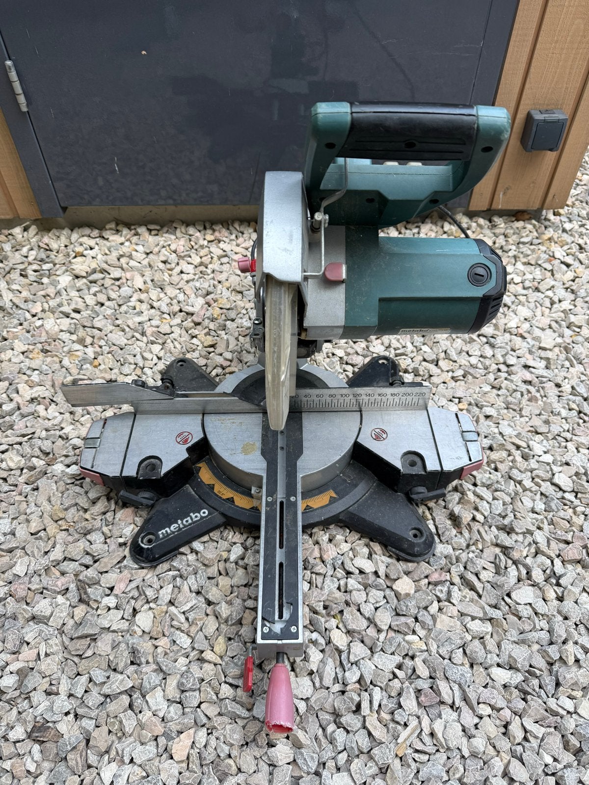 Metabo KGS 254 M Afkortzaag - Werkend met LED en trekfunctie, Doe-het-zelf en Verbouw, Ophalen, Gebruikt, 70 mm of meer, Afkortzaag