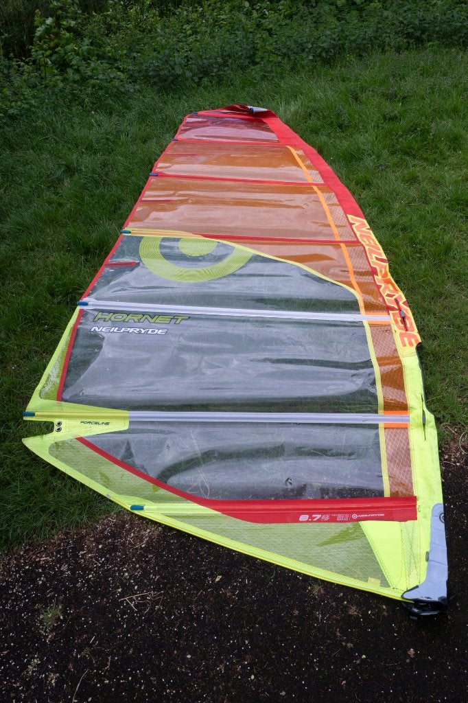 Neilpryde Hornet 8,7m2, Watersport en Boten, Windsurfen, Ophalen, 8 m² of meer, Neilpryde, Zeil