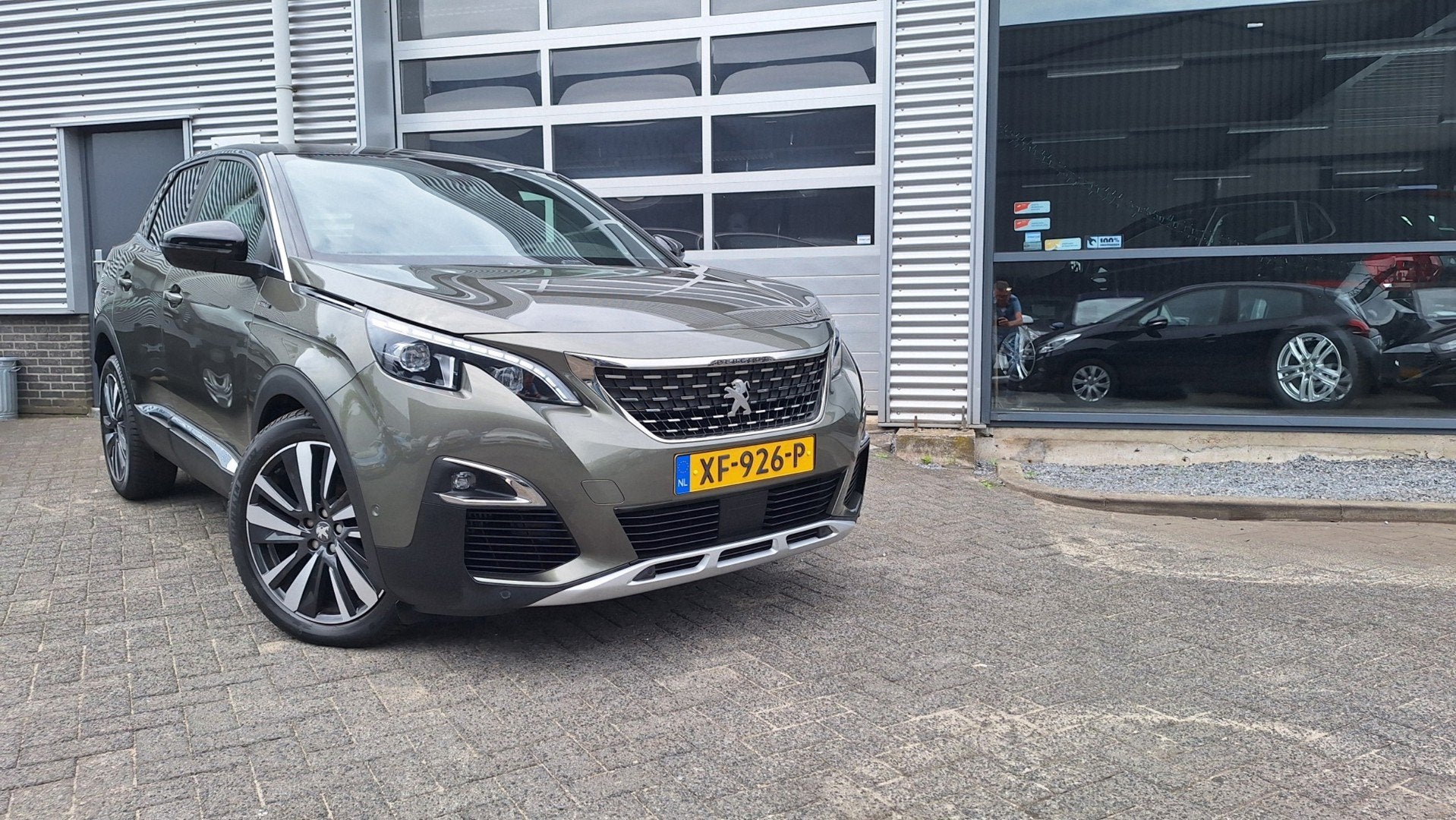 Peugeot 3008 1.2 PureTech GT Line/Camera/Nav/19 Inch/Gt Line, Voorwielaandrijving, Dealer onderhouden, Gebruikt, 1199 cc