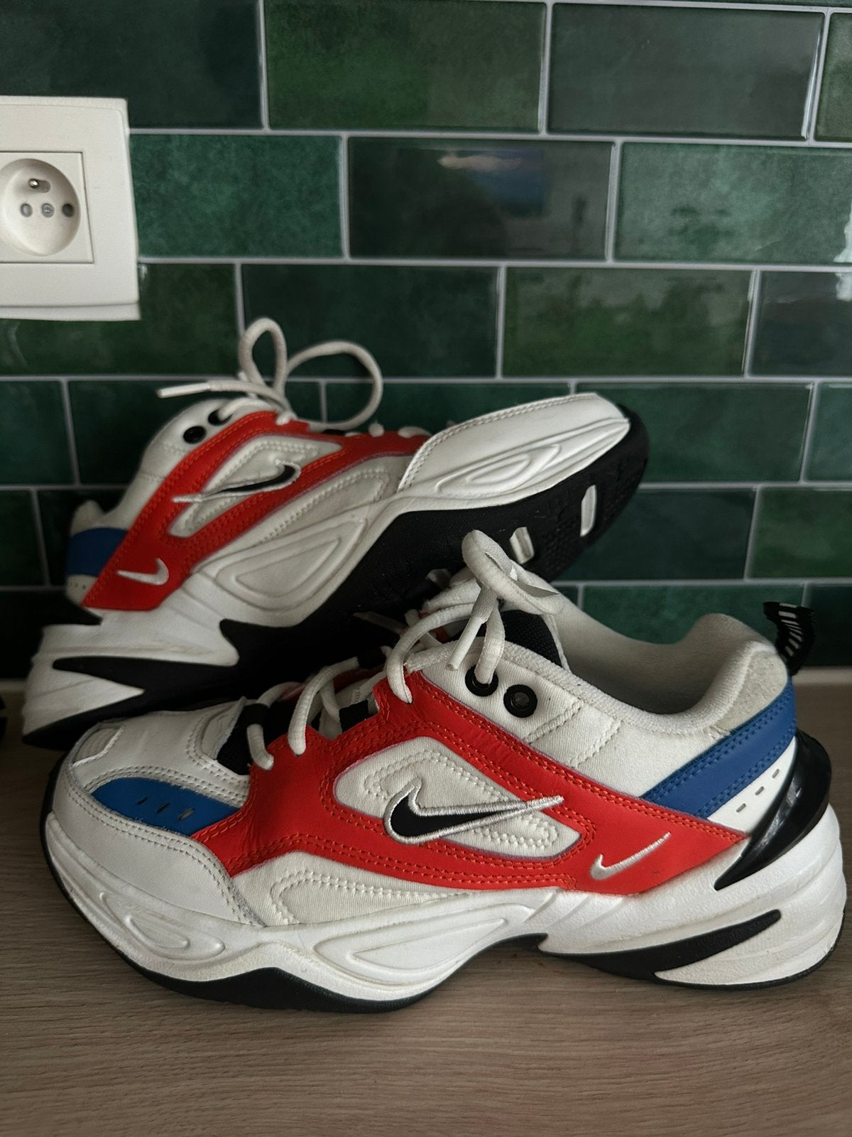 Nike M2K Tekno sneakers wit rood blauw maat 38,5, Ophalen, Wit, Sneakers of Gympen, Zo goed als nieuw