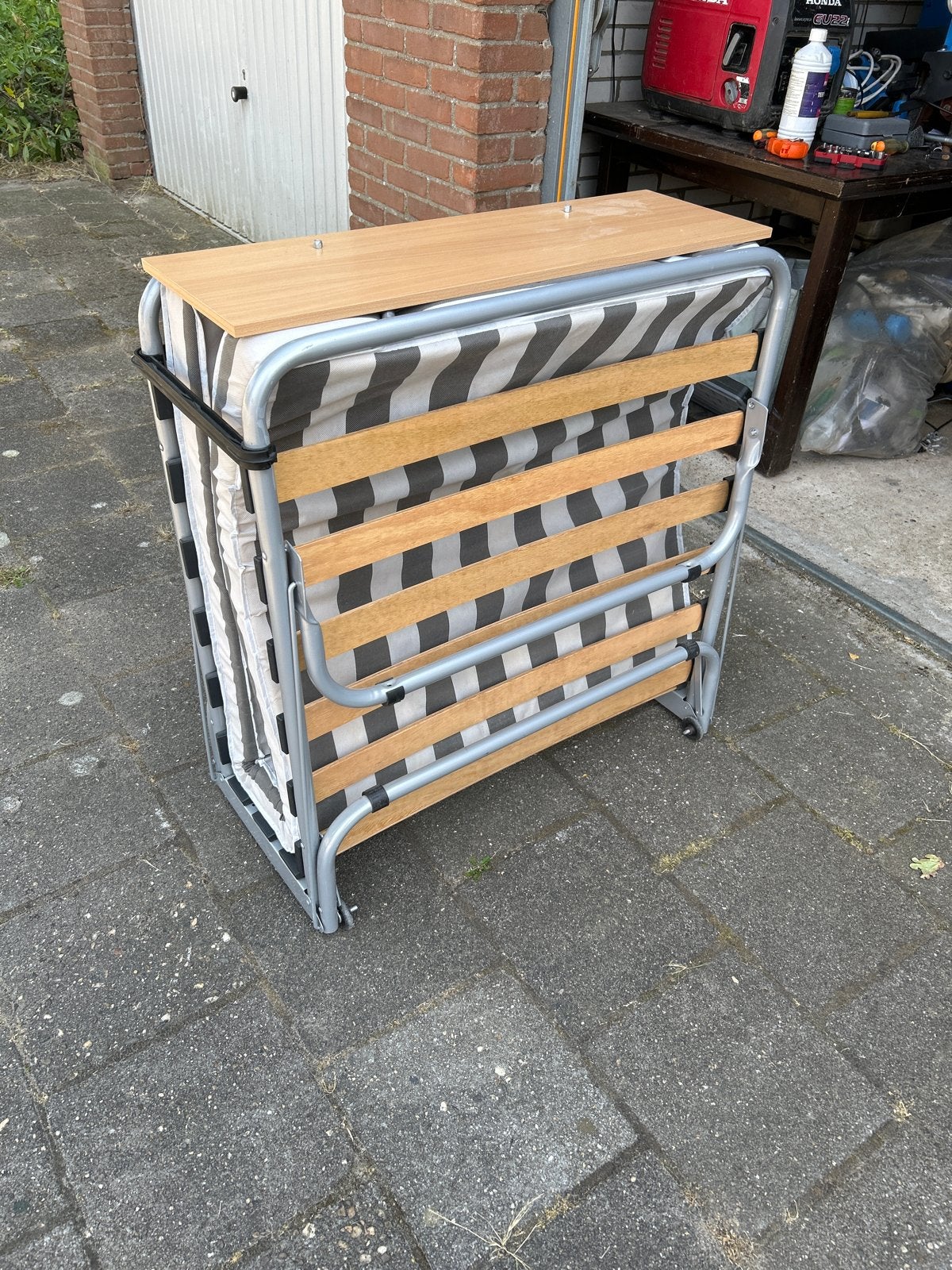 Opvouwbaar logeerbed met matras - Zo goed als nieuw, Ophalen, Eenpersoons, 190 cm of minder, Zo goed als nieuw