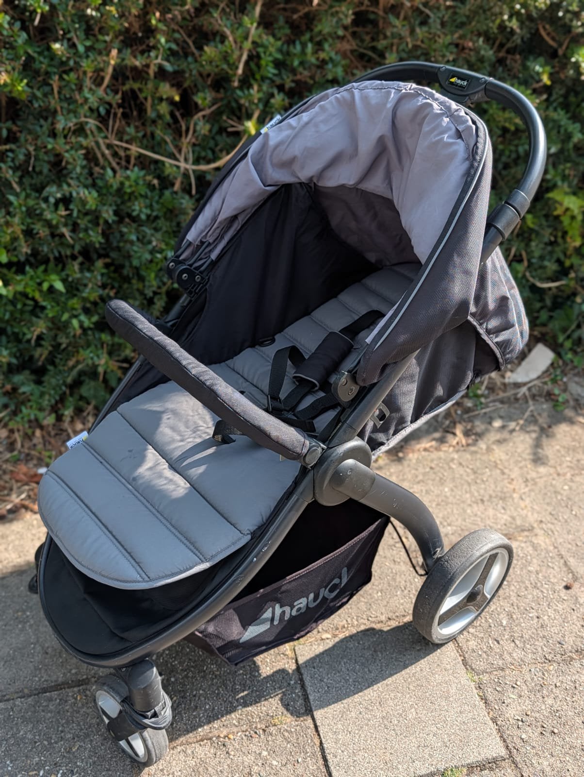Hauck Lift Up 4 buggy/Compact met één hand inklapbaar, Kinderen en Baby's, Kinderwagens en Combinaties, Gebruikt, Verstelbare duwstang