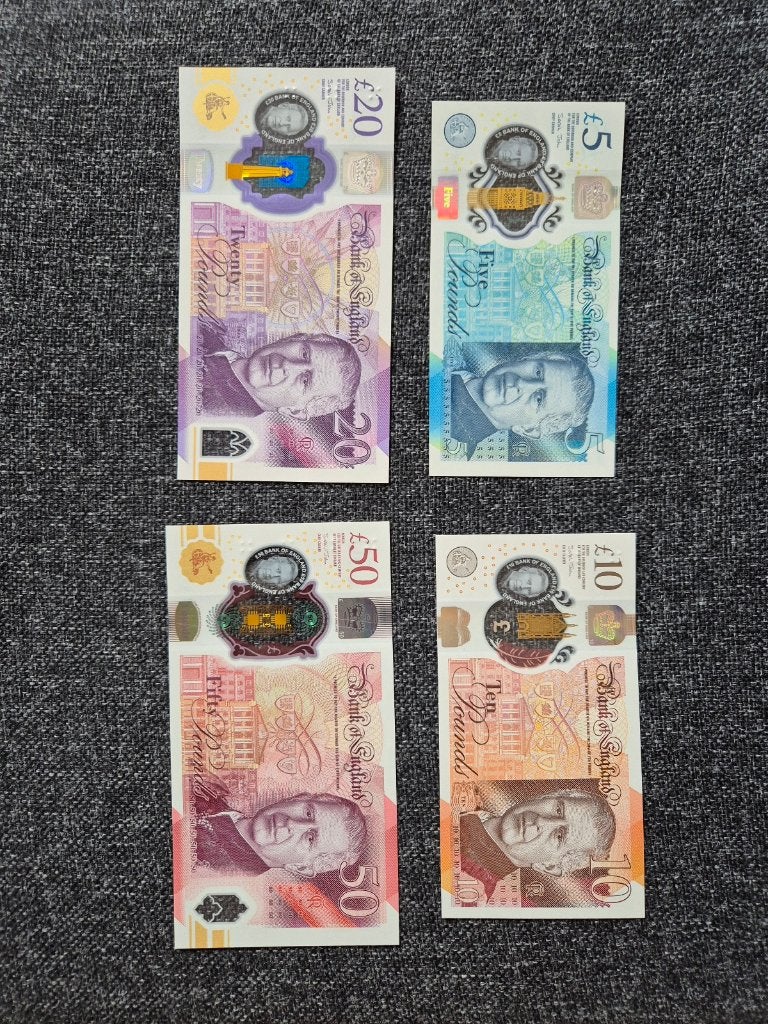 Set UNC Engelse Ponden van 5, 10, 20 en 50 Pound, Postzegels en Munten, Verzenden, Overige landen, Setje