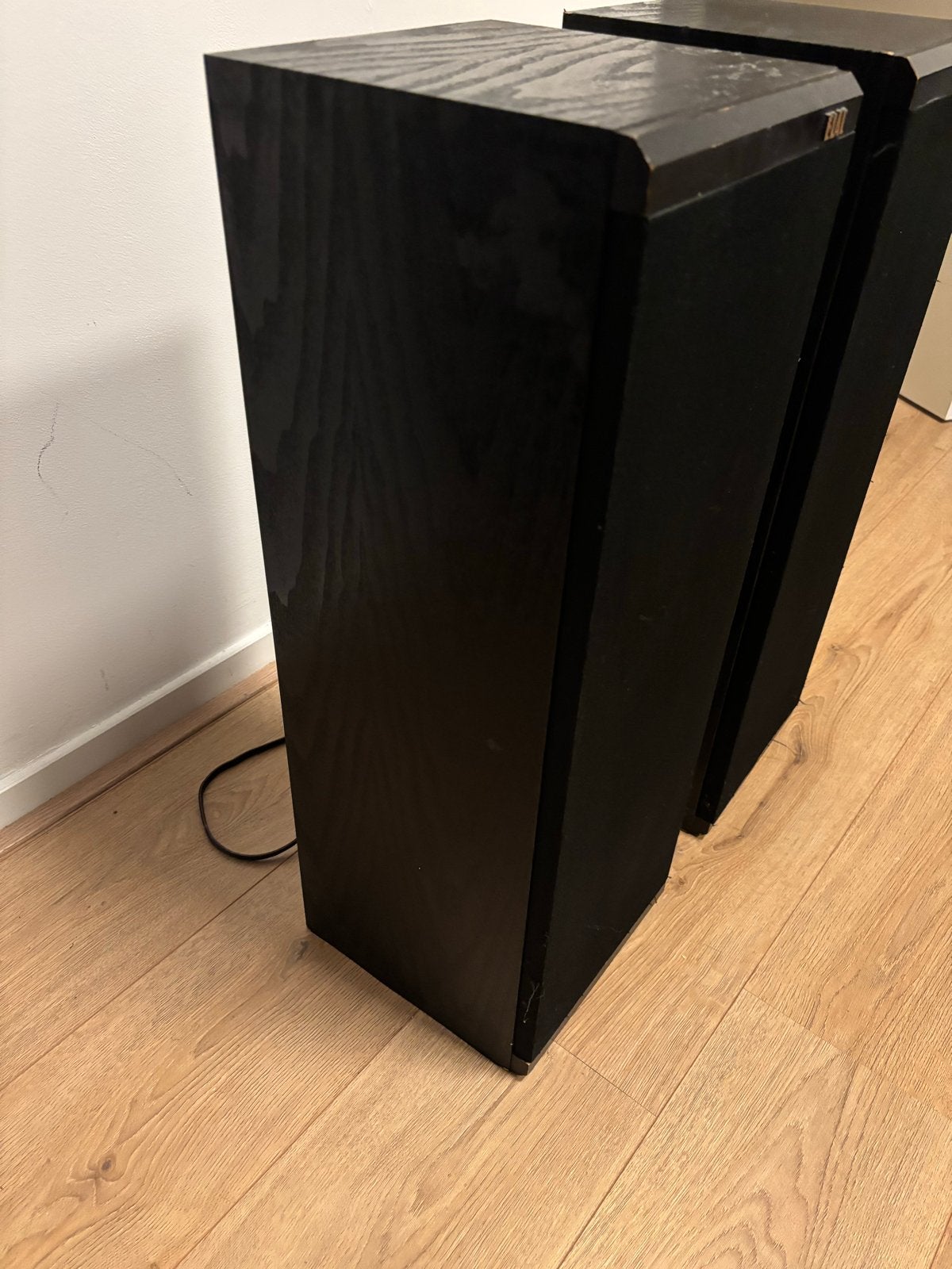 ELAC 8880 Vloerstaande Luidsprekers - 80/100 Watt, Vloerstaande luidspreker, Gebruikt, Inclusief kabels, 60 tot 120 watt
