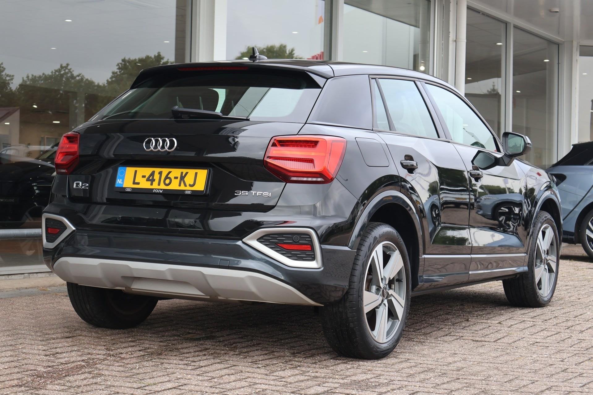 Audi Q2 35 TFSI 150pk S-tronic Business Edition | Navigatie, 12 maanden, Stof, 4 cilinders, Zwart
