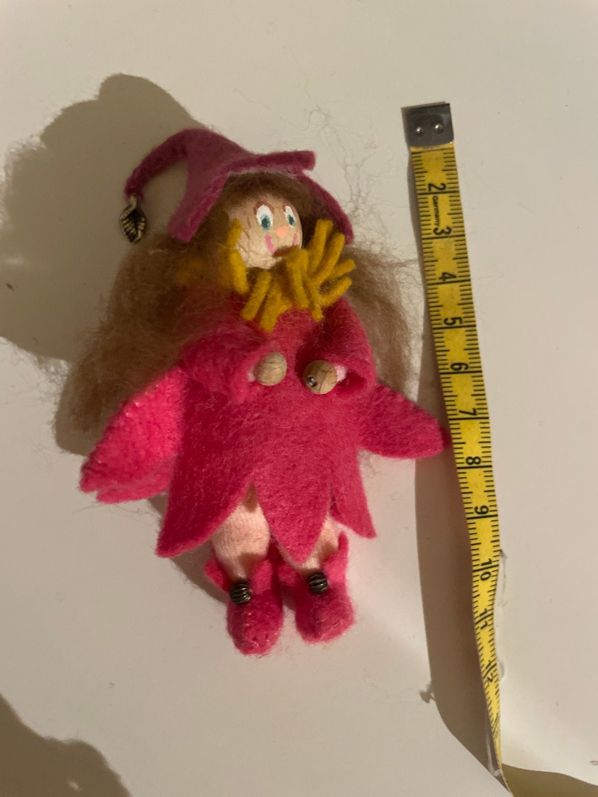 Schattig 11 cm vilt poppetje - handgemaakt, Ophalen of Verzenden, Nieuw