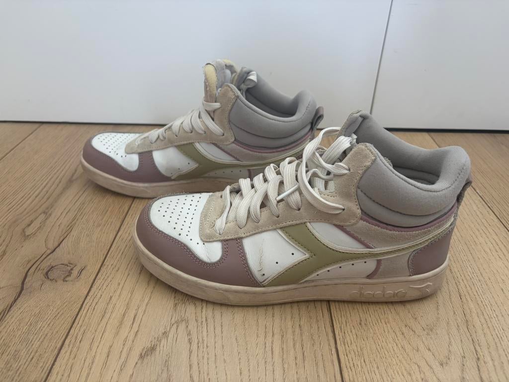 Sneakers hoog model van Diadora, Kleding | Dames, Schoenen, Overige kleuren, Ophalen of Verzenden, Sneakers of Gympen, Zo goed als nieuw