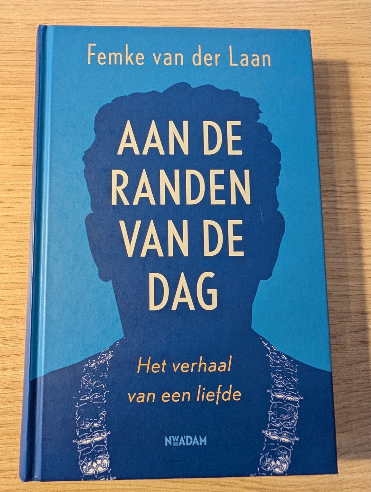 Aan de randen van de dag - Femke van der Laan, Ophalen of Verzenden, Zo goed als nieuw, Femke van der Laan, Overige