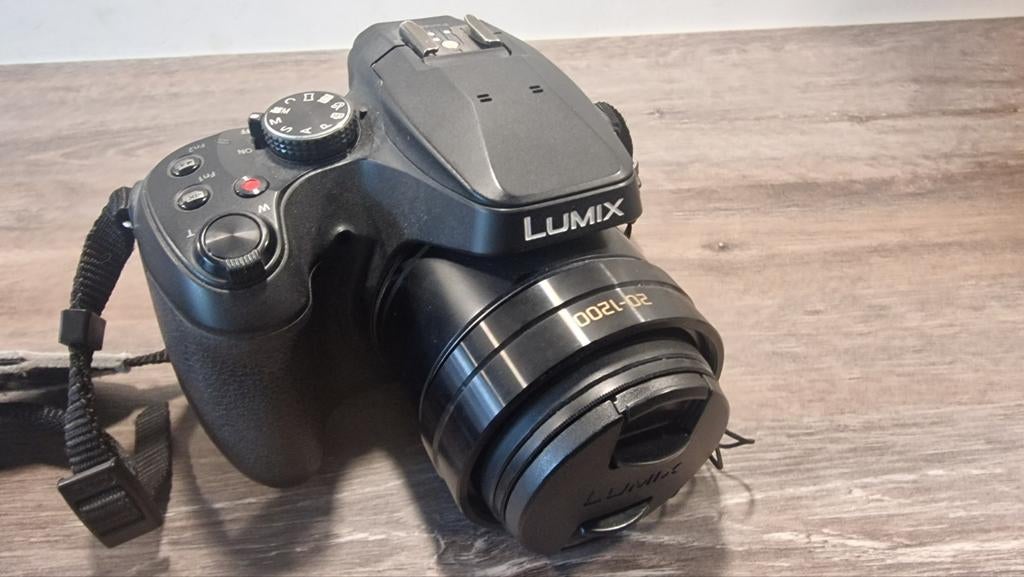 Panasonic Lumix FZ83 met 3 accu's en 16GB SD-kaart, Ophalen of Verzenden