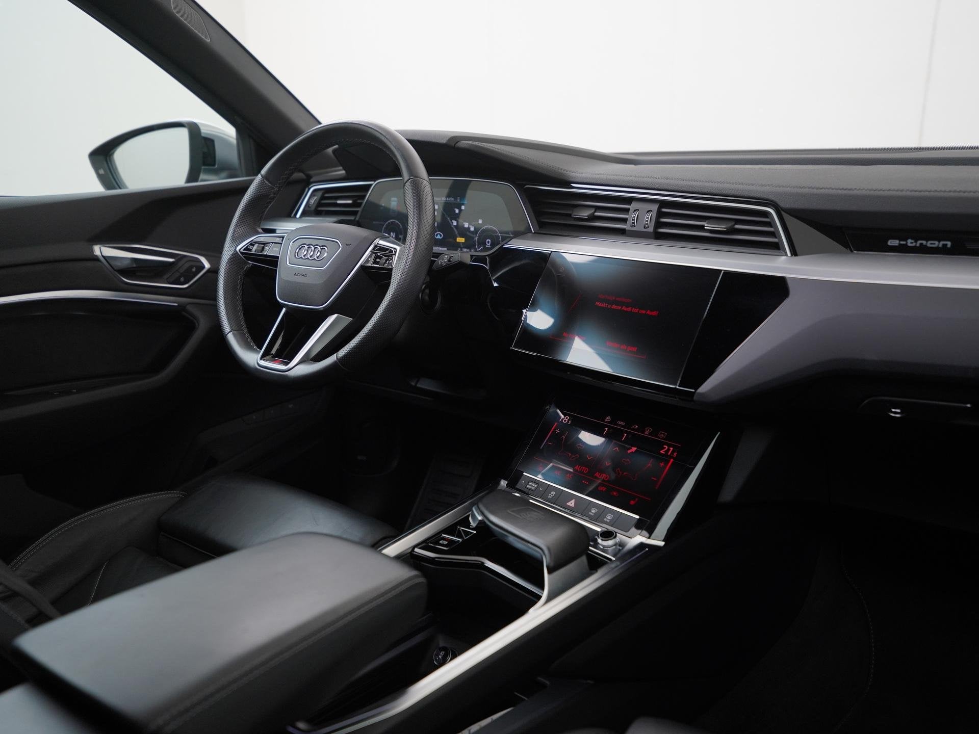 Audi e-tron Sportback S quattro 95 kWh S-Line | SOH 94% | Pa, Auto's, Automaat, 368 km, 95 kWh, Lichtsensor