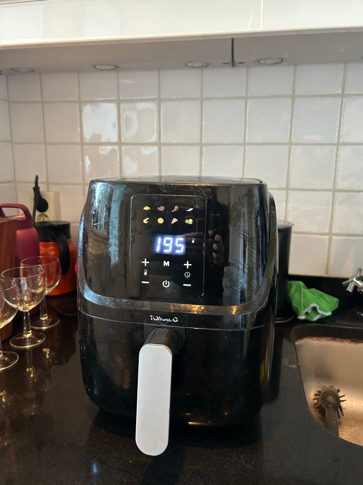 Tomado Airfryer TAF3010B - Zo goed als nieuw met doos, Ophalen, Zo goed als nieuw, Airfryer, 1000 t/m 1499 gram
