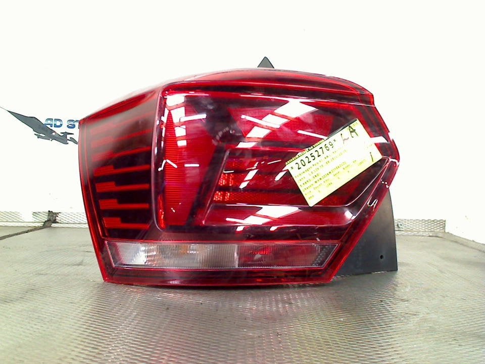 Achterlicht Links Volkswagen Polo VI (AW1) 2018 2G0945095B, Gebruikt, Volkswagen, Volkswagen AG, Kundenbetreuung@volkswagen.de