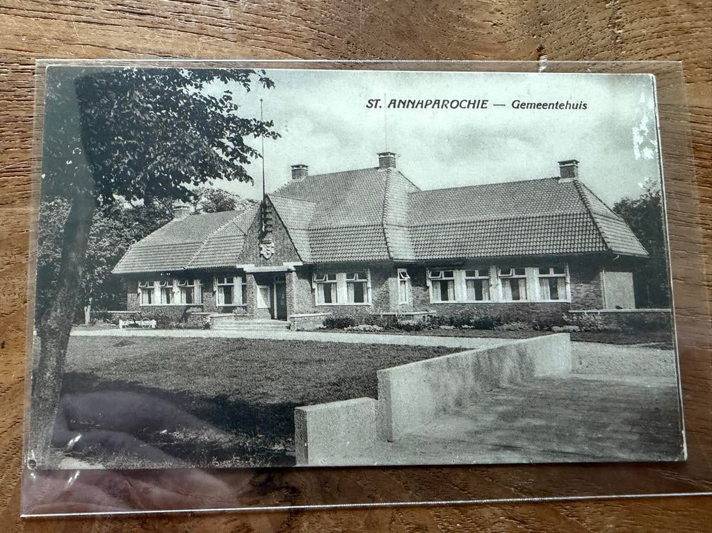 Oude Ansichtkaart St. Annaparochie Gemeentehuis, Ophalen of Verzenden, Voor 1920, Ongelopen, Friesland