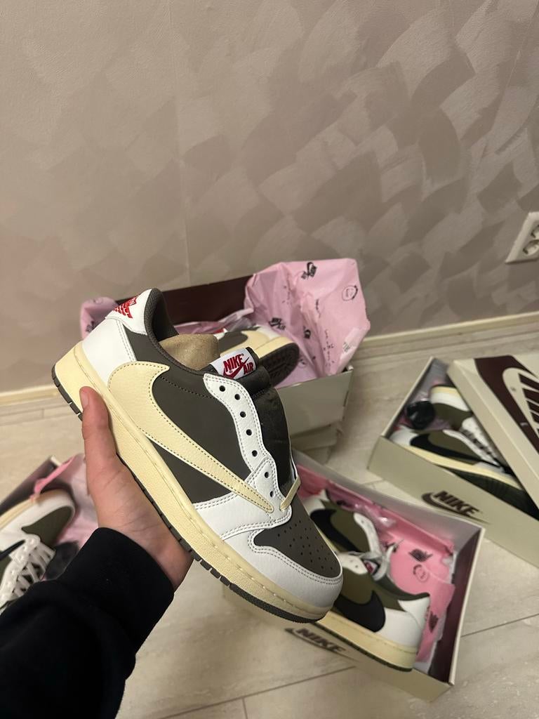 Nike Air Jordan 1 Low Travis Scott Reverse Mocha, Ophalen of Verzenden, Nieuw, Bruin, Sneakers of Gympen