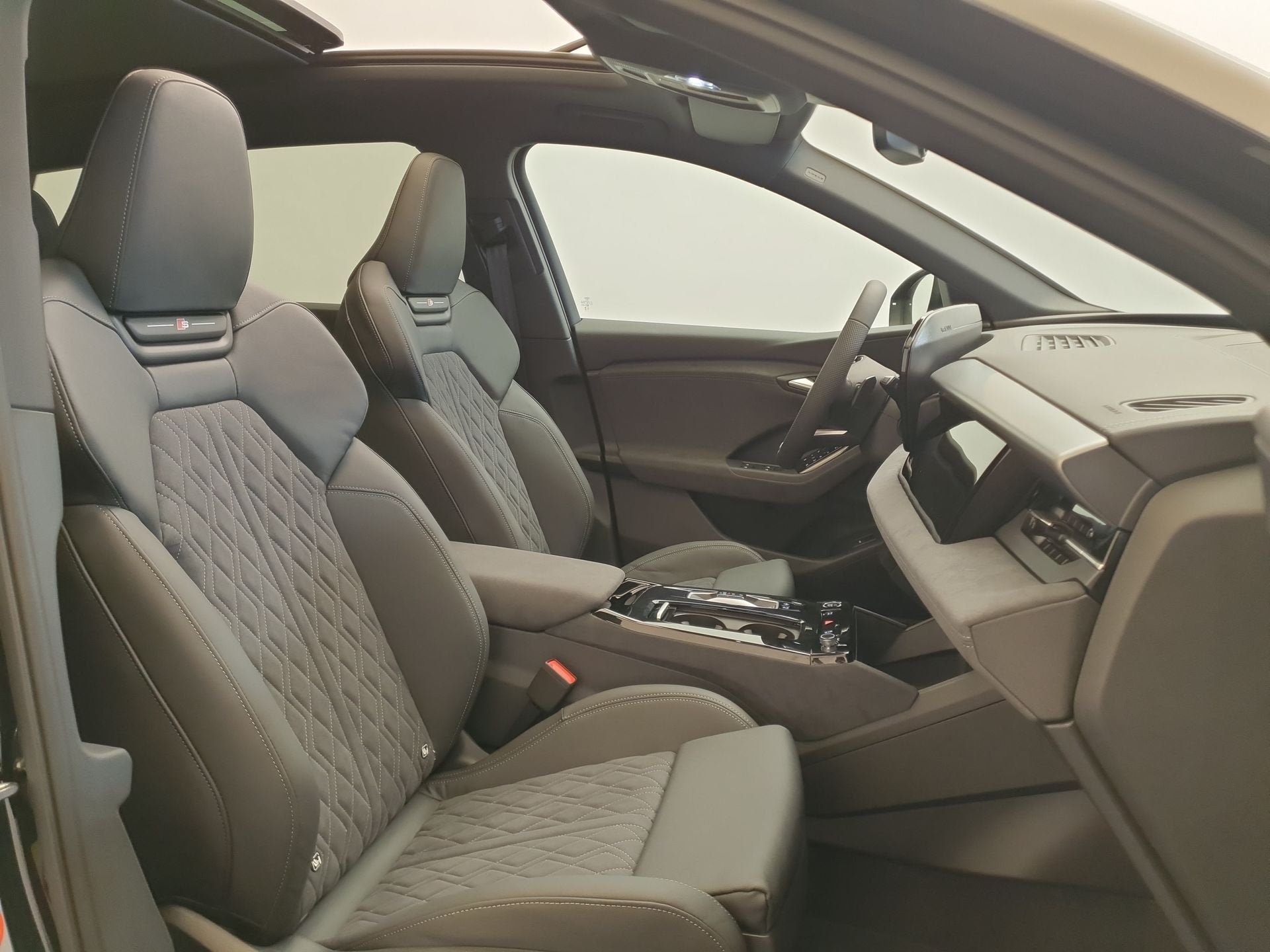 Audi Q6 e-tron S edition performance 100 kWh 306pk Wegklapba, Automaat, Adaptive Cruise Control, Zwart, SUV of Terreinwagen