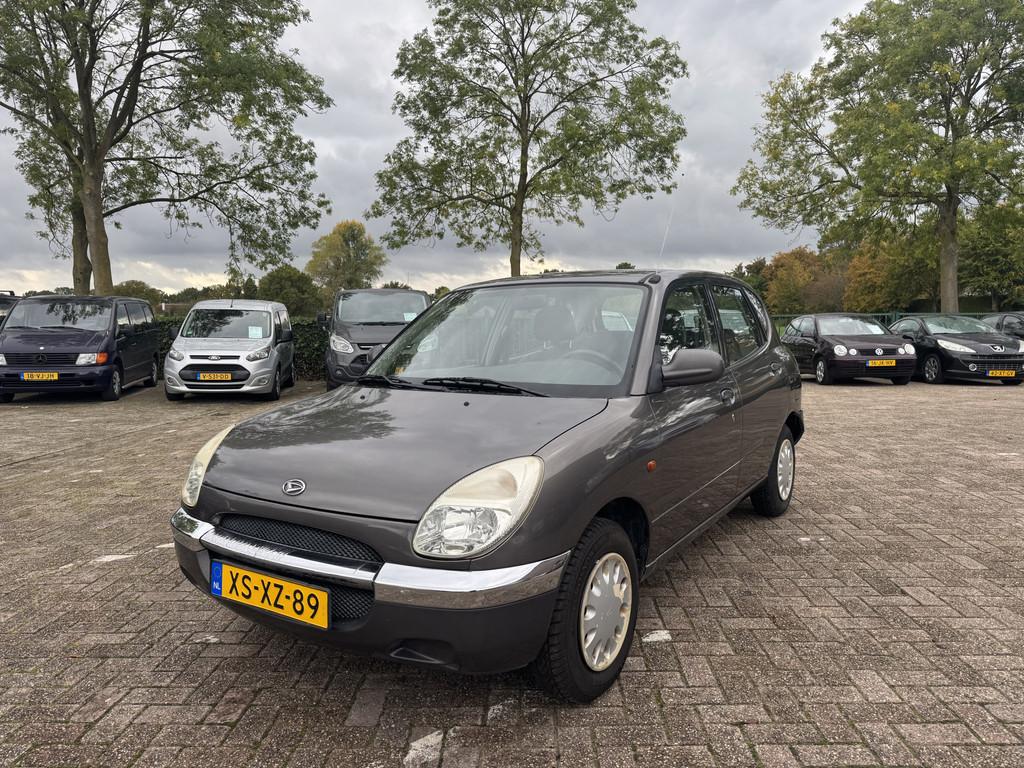 Daihatsu Sirion 1.0-12V XTi APK 10-2026 (bj 1999), Auto's, Oldtimers, Voorwielaandrijving, Daihatsu, Origineel Nederlands, Handgeschakeld