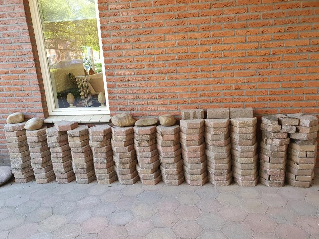 Gebruikte betonnen klinkers voor terras of oprit, Ophalen of Verzenden, Gebruikt, Beton, Klinkers