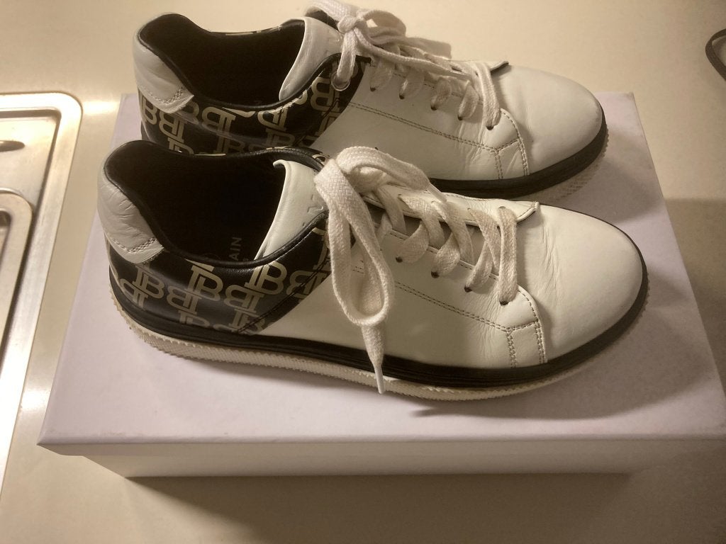 Balmain schoen sneakers wit zwart als nieuw unisex maat 34!, Jongen of Meisje, Schoenen, Ophalen of Verzenden, Zo goed als nieuw