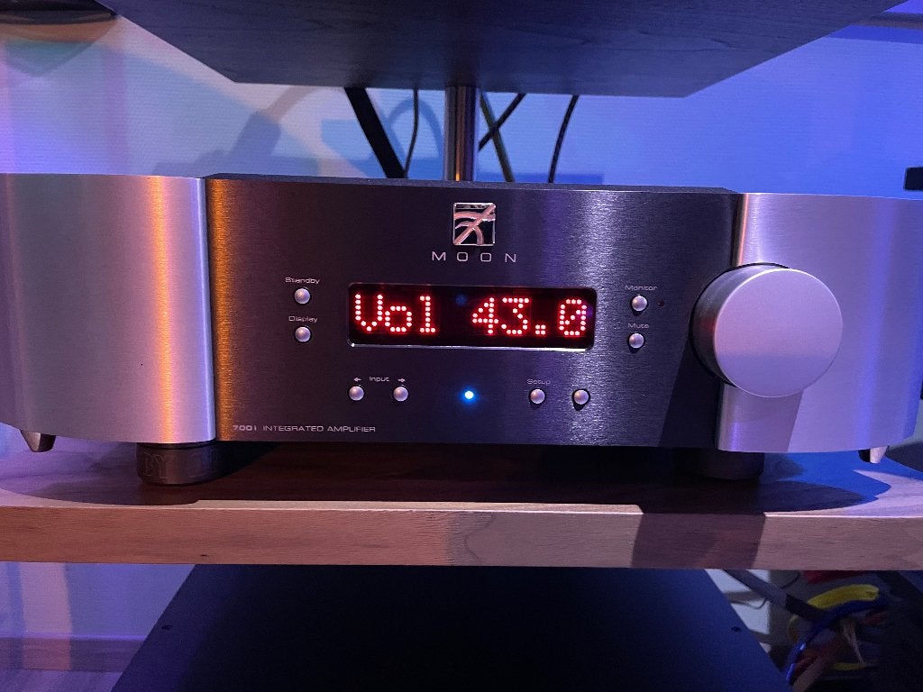 Simaudio 700i v2 Geïntegreerde versterker, Zo goed als nieuw, 120 watt of meer, Stereo, Ophalen