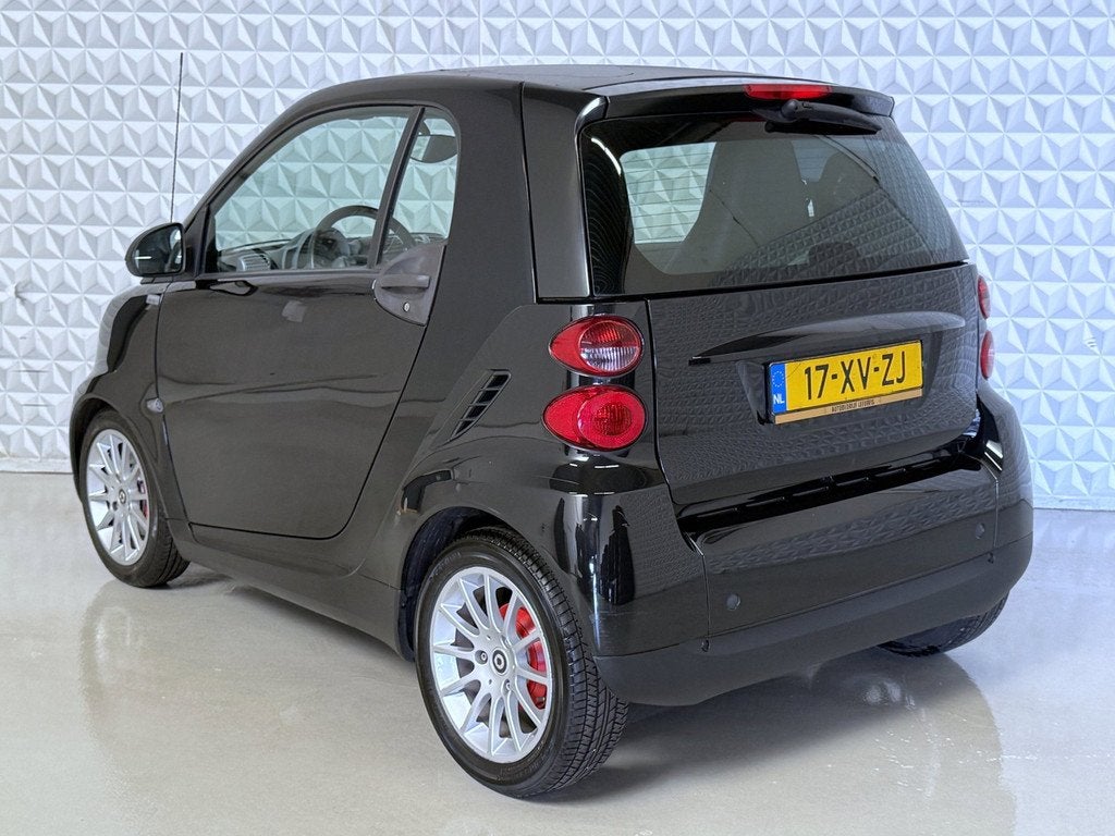 Smart Fortwo coupé 1.0 Pure Automaat + Airconditioning, Auto's, Smart, Gebruikt, 18 €/maand, 61 pk, Zwart