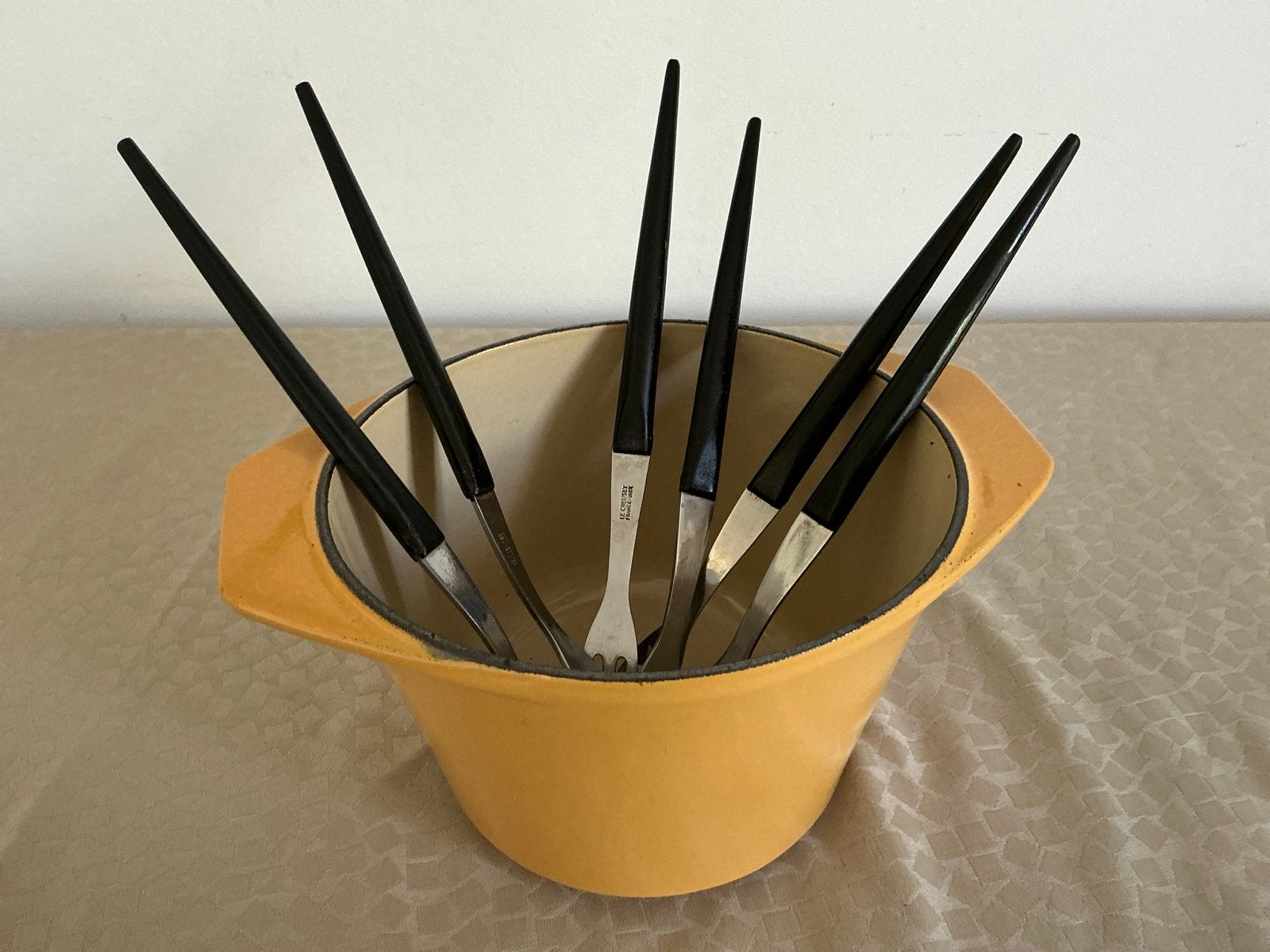Le Creuset fondueset met 6 le creuset fonduevorken, Le Creuset, Geel, Ophalen of Verzenden, Metaal