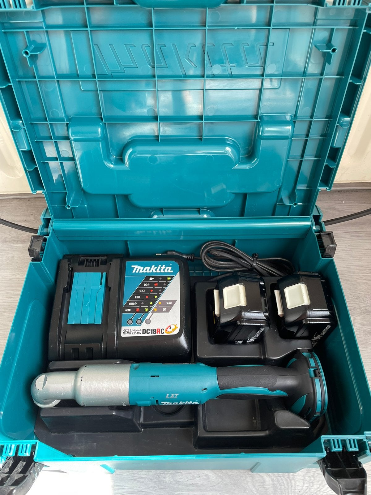 Makita DTL061 set, Doe-het-zelf en Verbouw, Gereedschap | Boormachines, Ophalen, Zo goed als nieuw, Boor- en Schroefmachine
