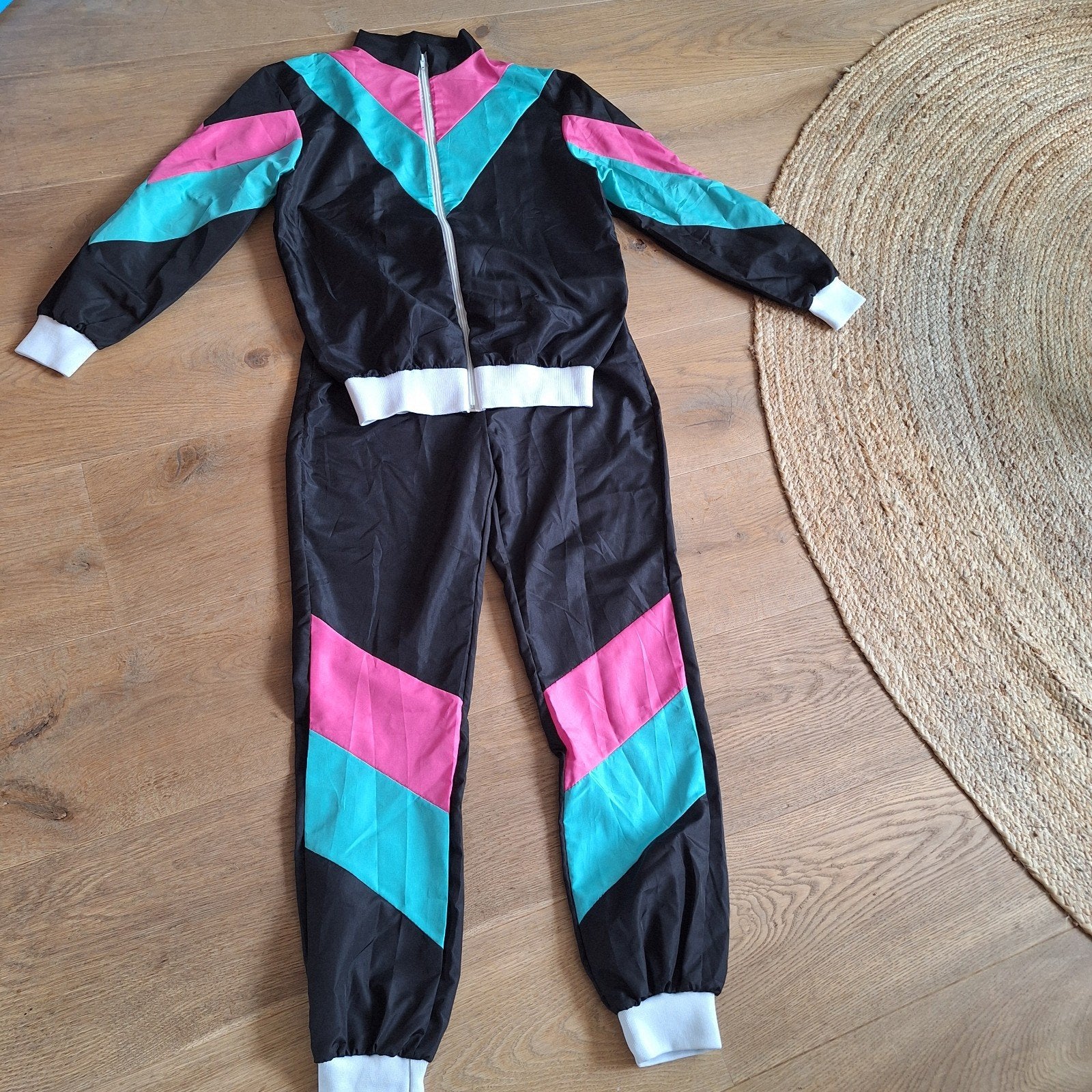 fout trainingspak 80's 90's retro gabber S/M, Verzenden, Overige thema's, Kleding, Gedragen