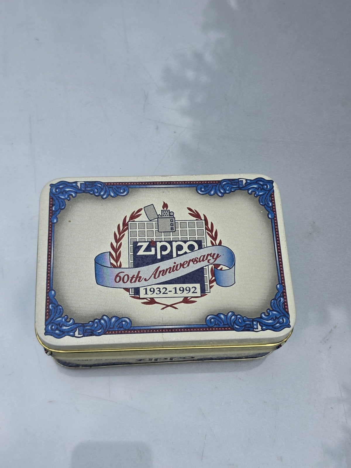 Vintage Zippo aansteker 60th anniversary voor verzameling, Ophalen of Verzenden, Zo goed als nieuw, Aansteker
