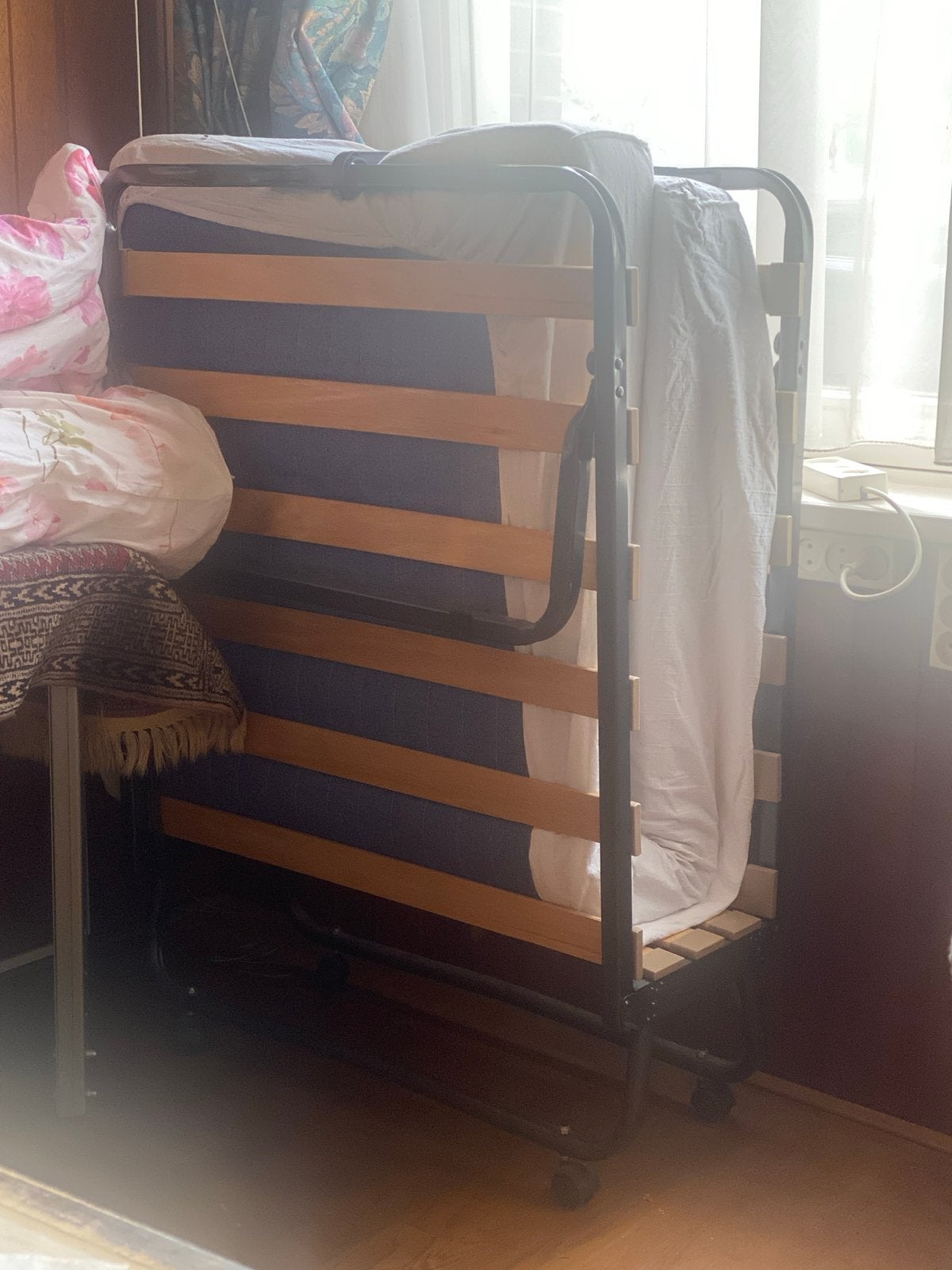 Opvouwbaar logeerbed met matras, Huis en Inrichting, Slaapkamer | Bedden, Ophalen, Gebruikt, Eenpersoons, Zwart