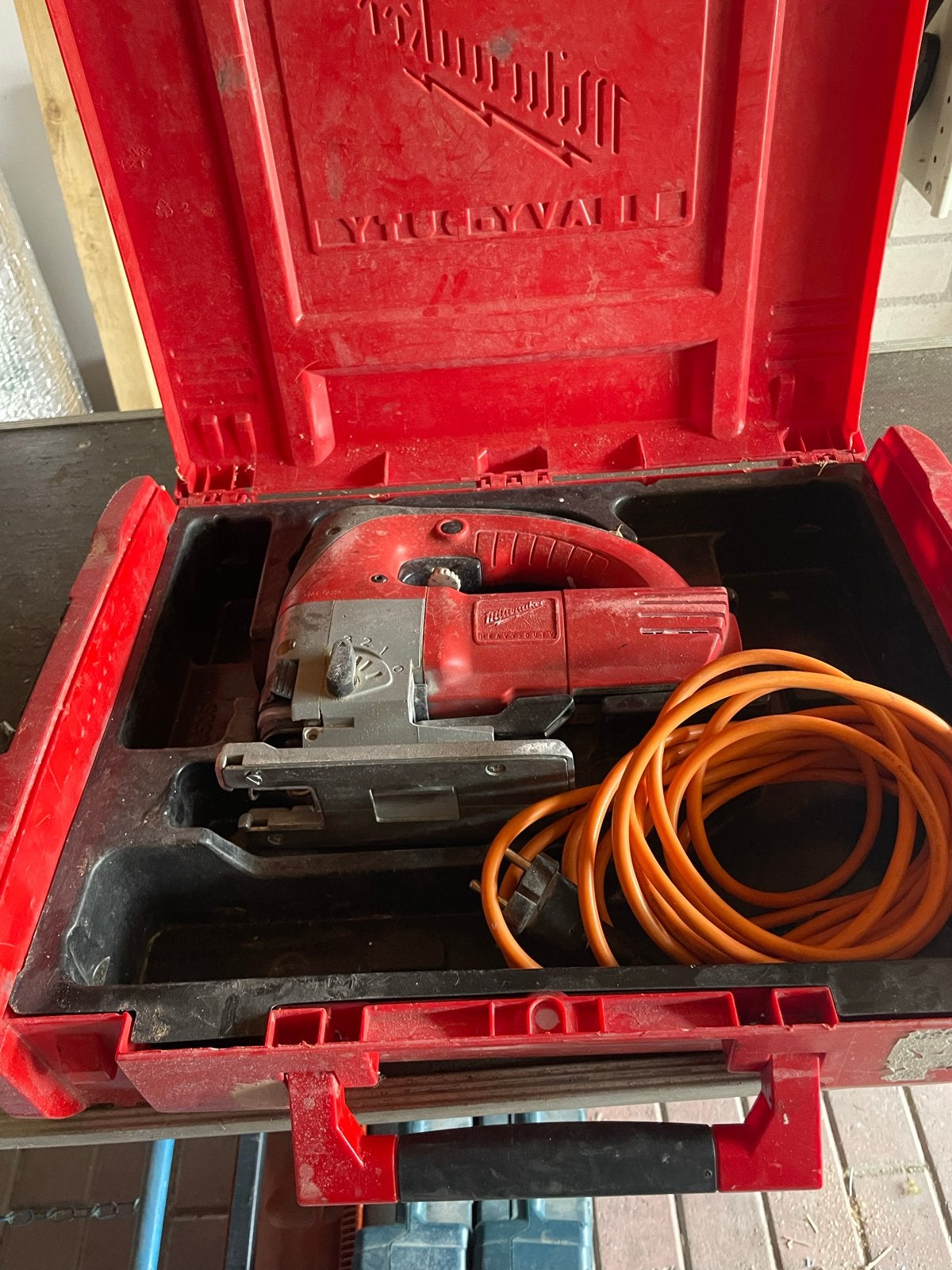 Milwaukee Decoupeerzaag 135 TGX in koffer, Ophalen, Gebruikt, Decoupeerzaag, 600 tot 1200 watt