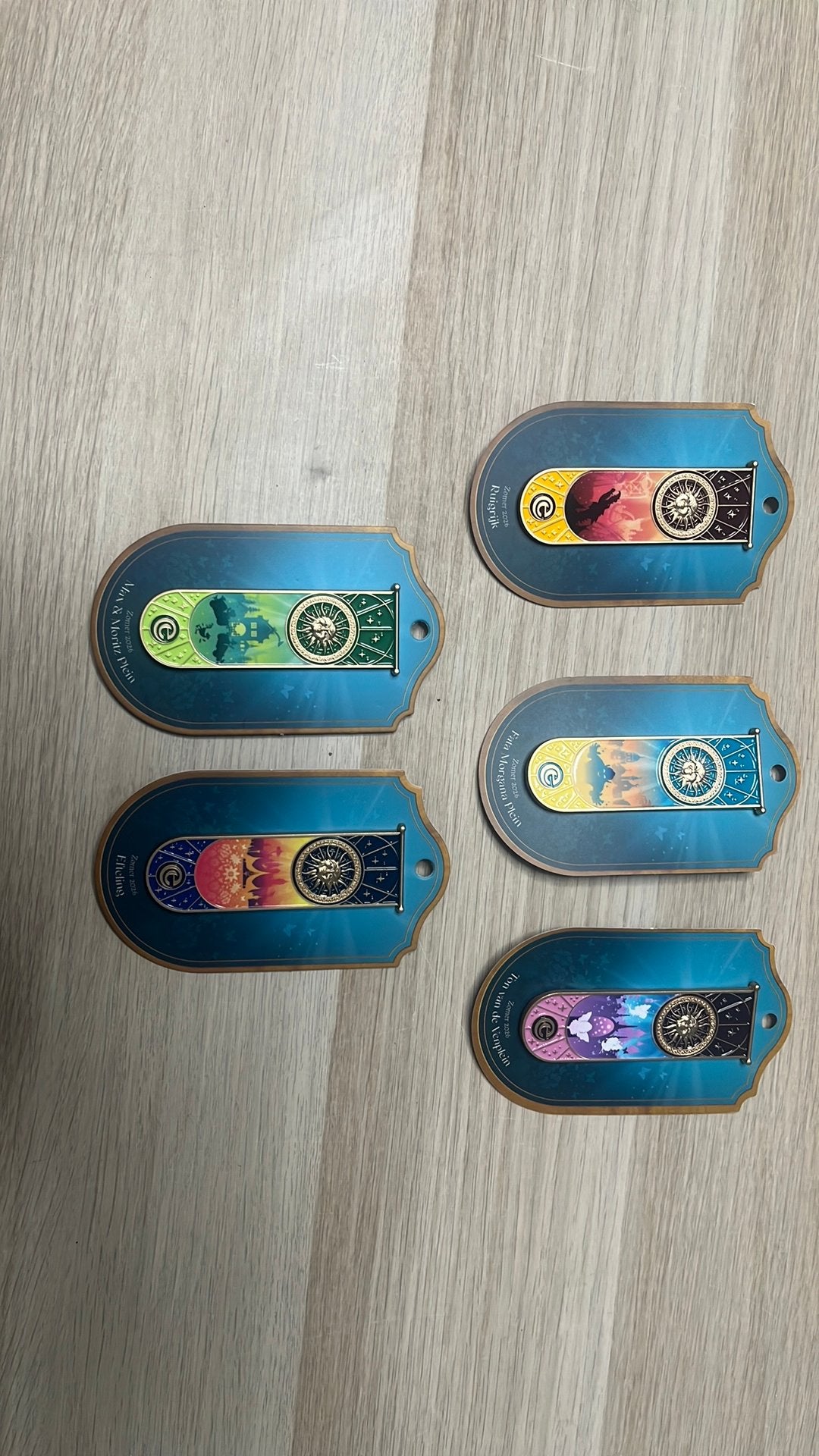 Efteling zomer pins 2026 de complete set !!!!, Ophalen of Verzenden, Nieuw, Button of Speldje