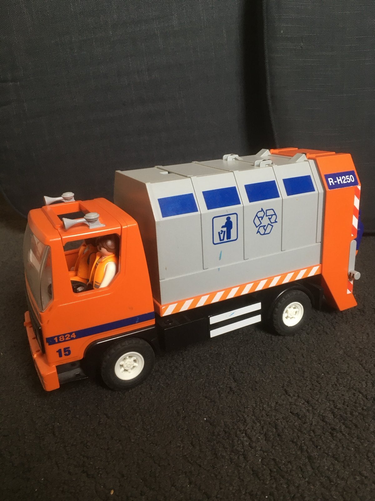 Playmobil vuilniswagen met poppetjes en containers, Ophalen of Verzenden, Gebruikt
