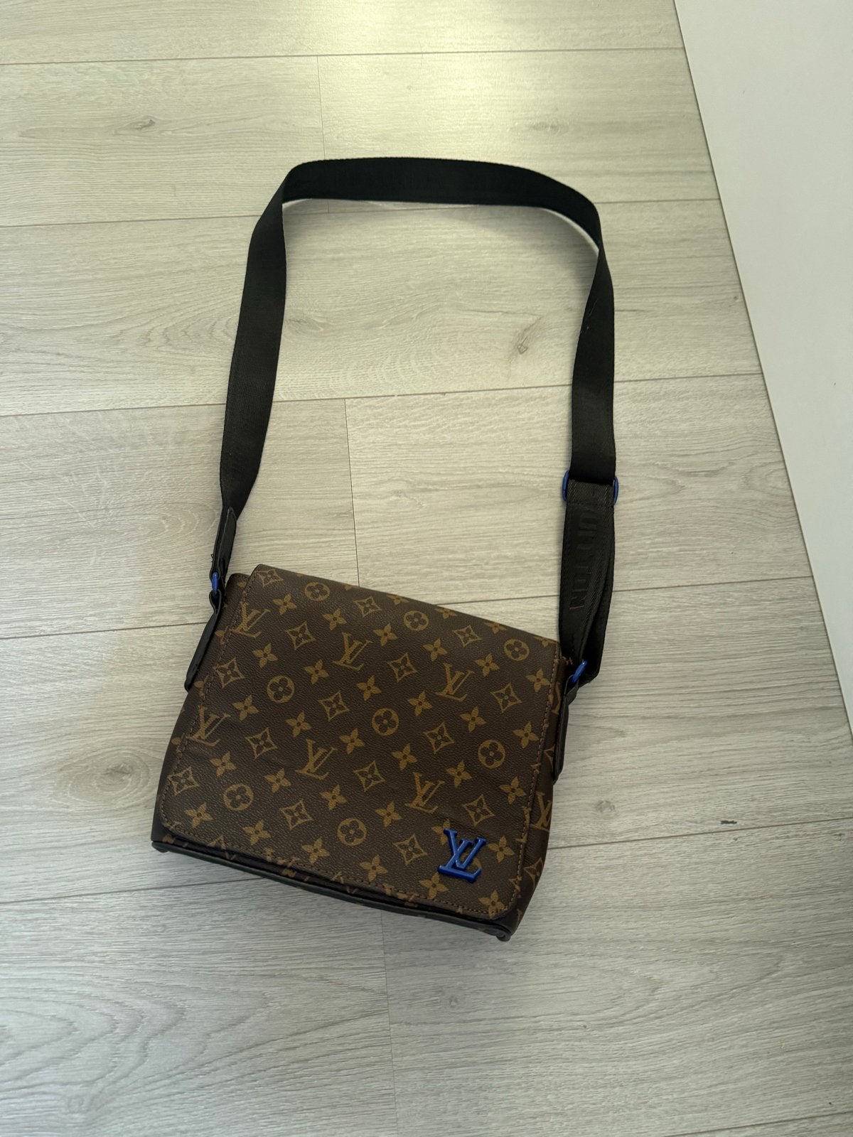 Heren schoudertas - Louis Vuitton stijl, Sieraden, Tassen en Uiterlijk, Ophalen of Verzenden, Gebruikt, Bruin, Overige merken