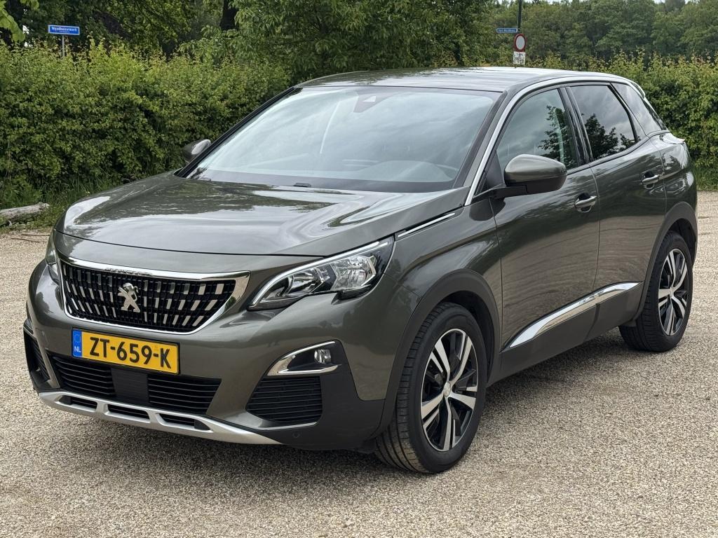 Peugeot 3008 1.2 PureTech 130pk BlueLease Executive *NAVI/CA, Auto's, Peugeot, Voorwielaandrijving, Gebruikt, 1199 cc, Leder en Stof