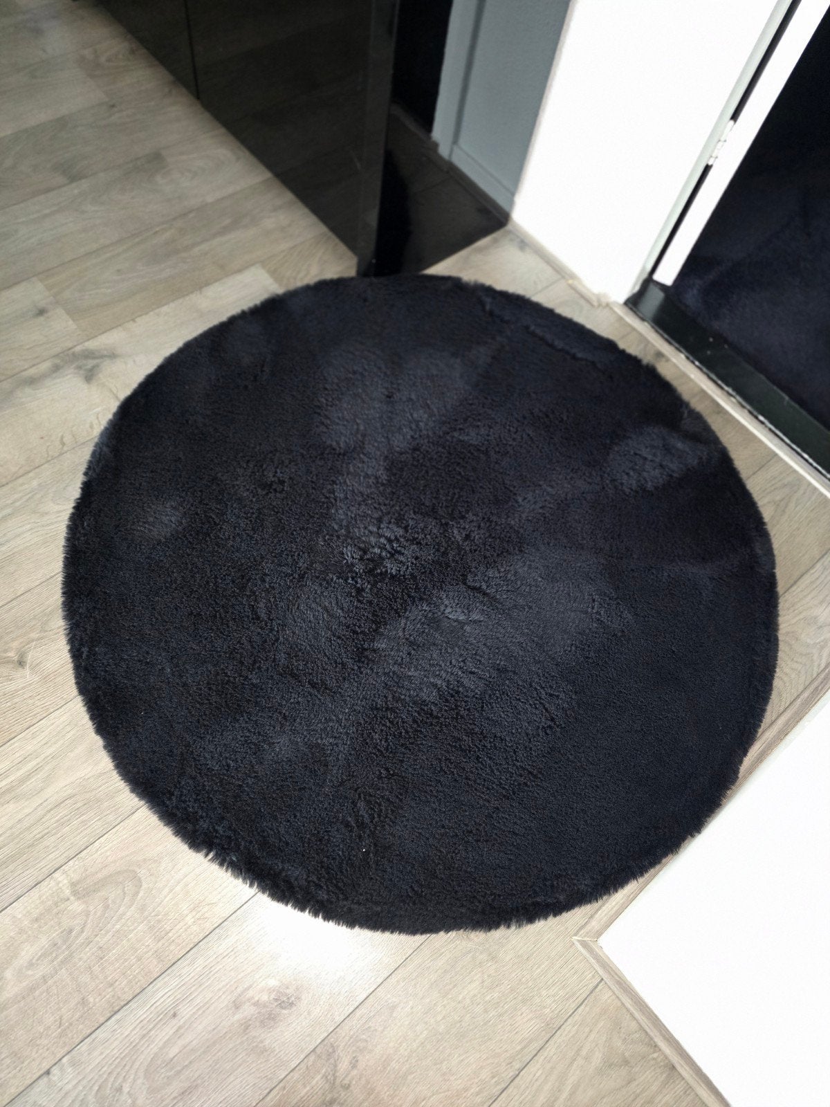 Zwart rond fluffy tapijt - 120 cm, Zwart, Rond, Nieuw, Ophalen of Verzenden